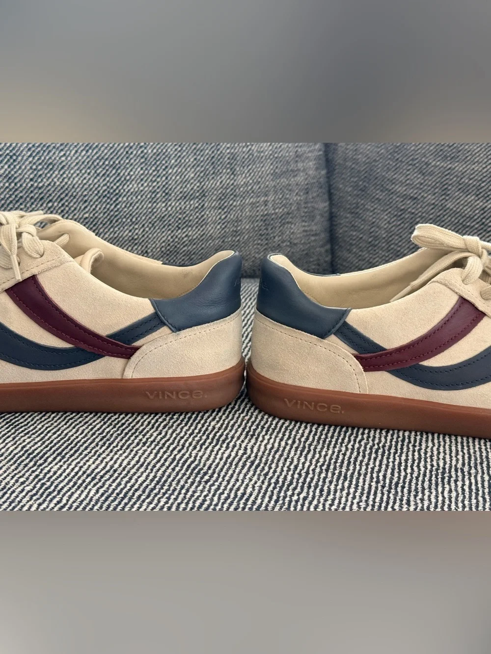 Vince Oasis Leather & Suede Sneakers Cream w/Navy & Burgundy Accents Sz Womens 8